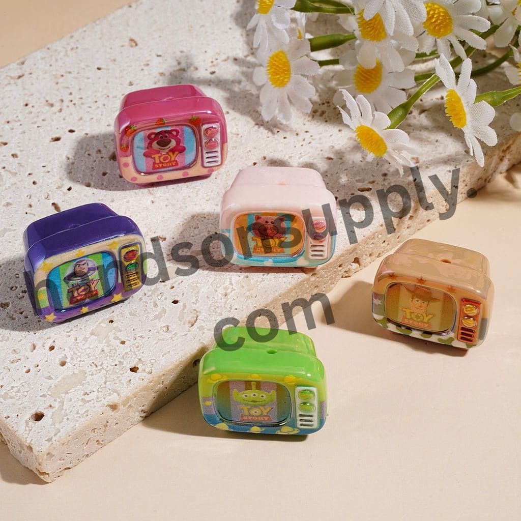 UV Coated Toy Adventure Cartoon Character Television Shape Acrylic Beads, 23*19MM, Multi Colors Random Mix