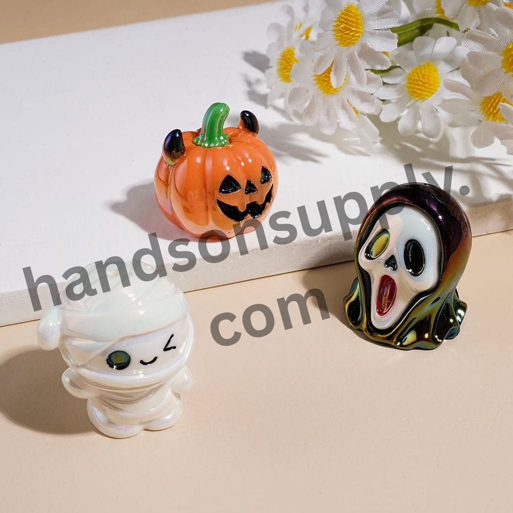 UV Coating Cute Halloween Character Acrylic Bead with Pumpkin, Ghost, Witch Hat & Haunted House, Multi Designs, Random Mix