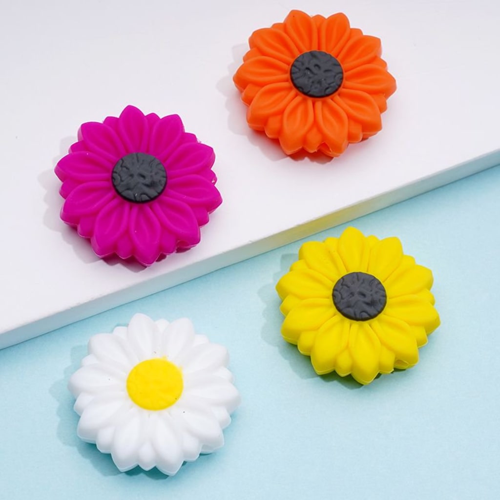 Flowers Daisy Bellis Perennis Mini Cute Silicone Focal Beads, Random Mix
