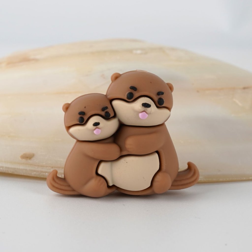 3D Cute Mom and Baby Otter Bank Beaver Silicone Focal Beads