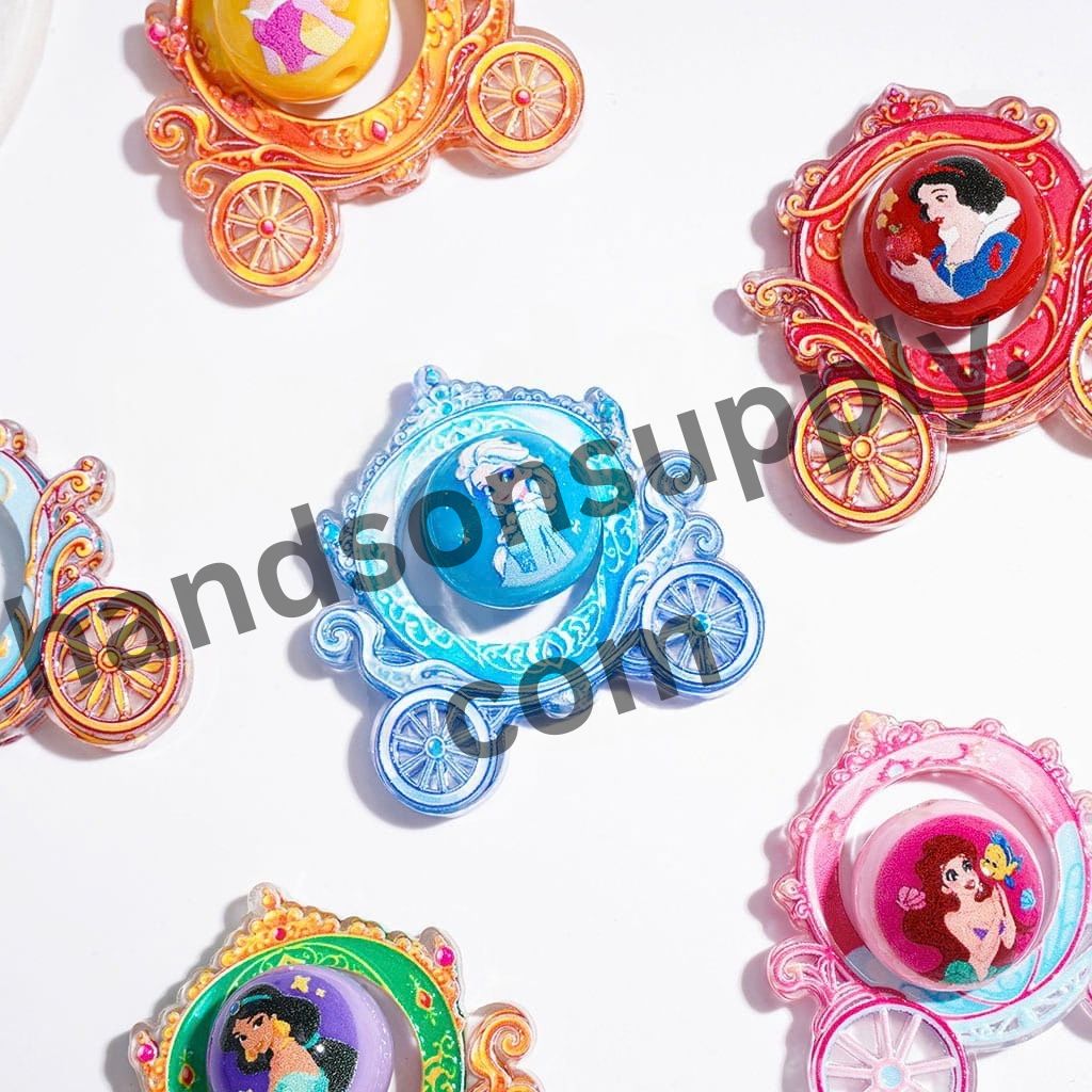 Classic European-Style Hollowed Carriage Royal Princess Character Printed Acrylic Beads, Multi-Color, Random Mix