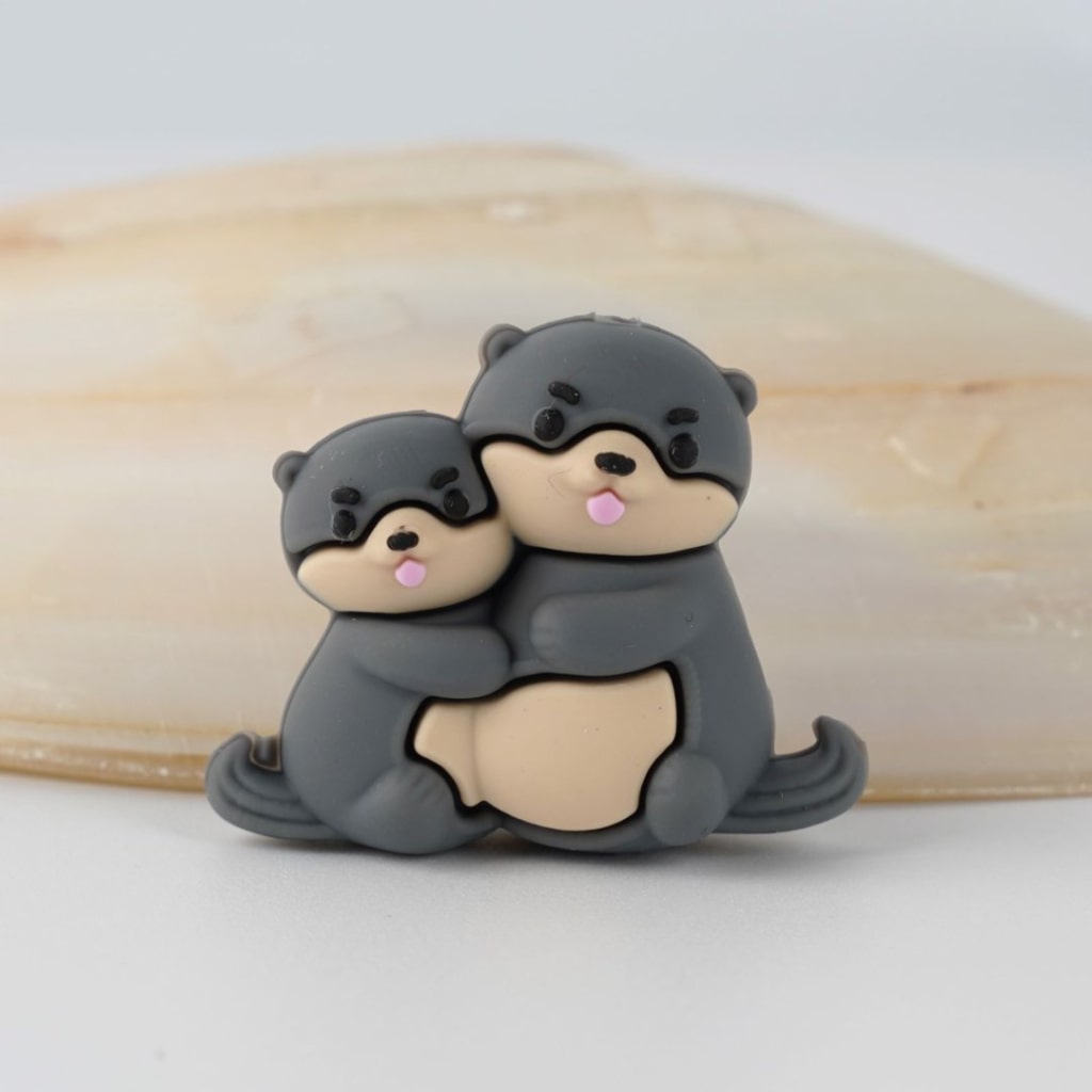 3D Cute Mom and Baby Otter Bank Beaver Silicone Focal Beads