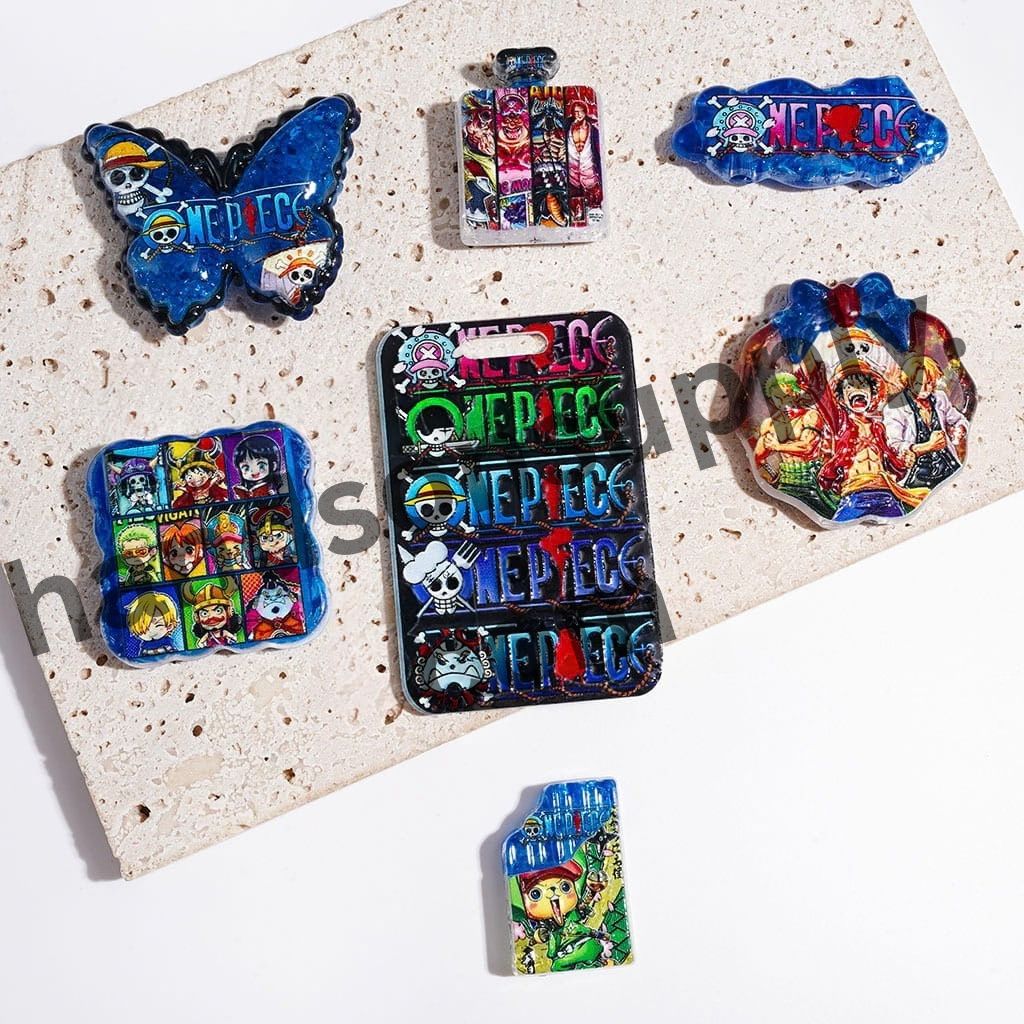 Adorable Japanese Comic Pirate Crew Character Series Animation Theme Acrylic Crackle Beads and Pendants, Random Mix