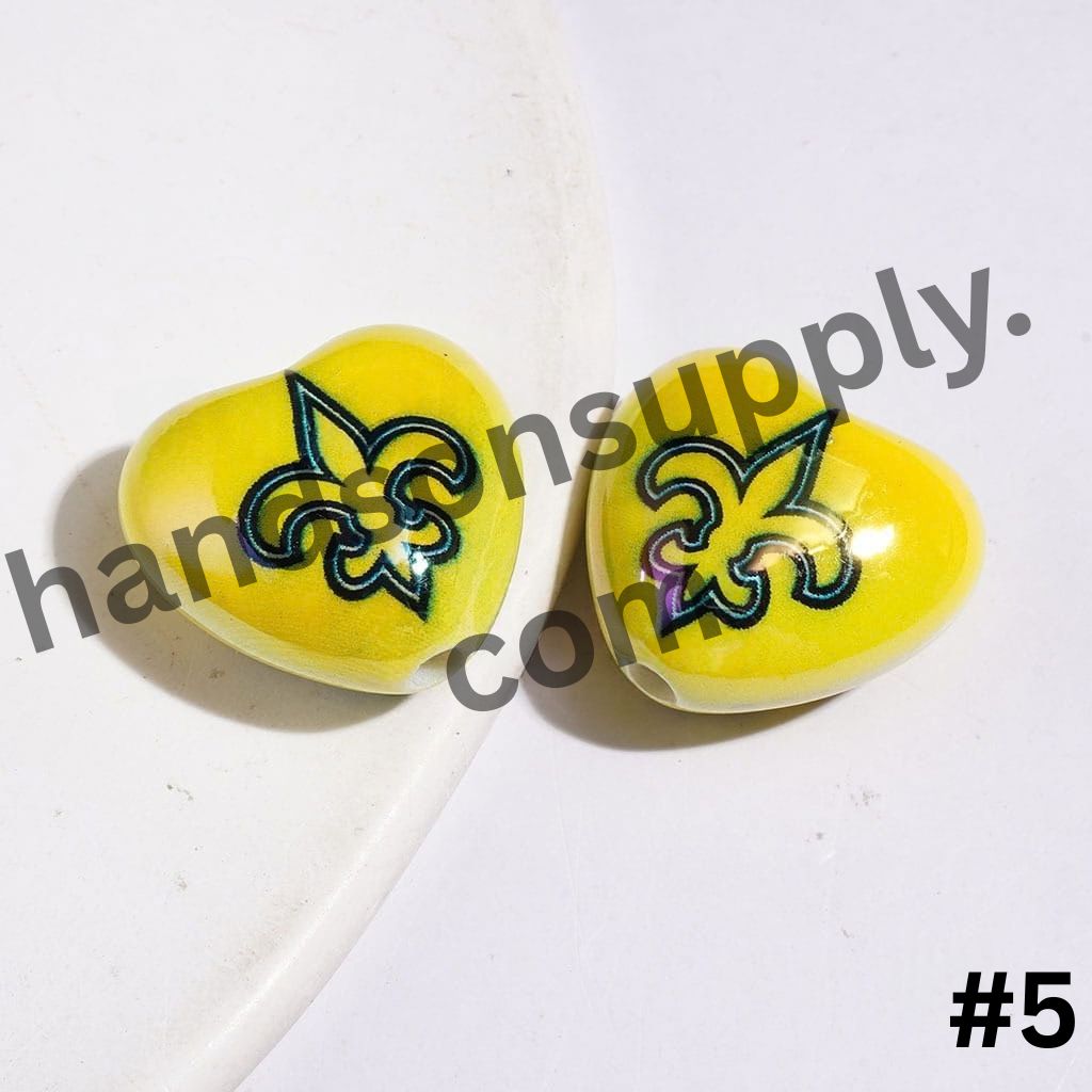 UV-Coated Heart-Shaped American Football Team Logo Series Acrylic Beads, 18*20MM