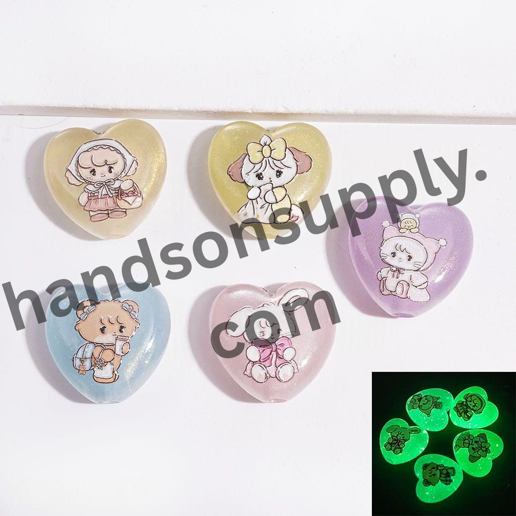 Luminous and Cat Eye Effects Japanese Sweet Girl Illustrations and Animal Characters Heart-Shaped Acrylic Beads, 24*23MM, Random Mix