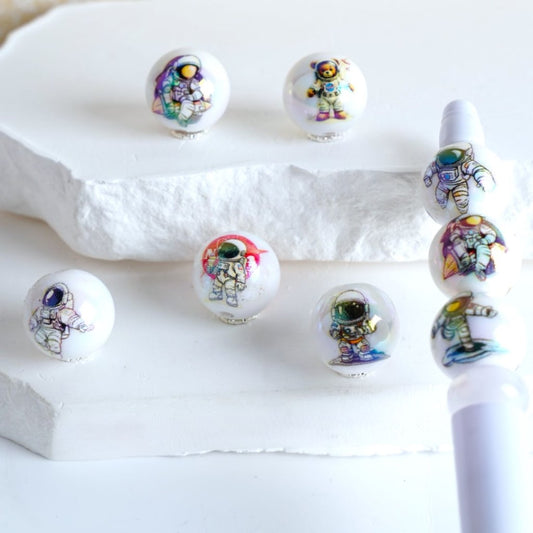 Space Astronauts White Round UV Coating Acrylic Beads, 16MM, Random Mix