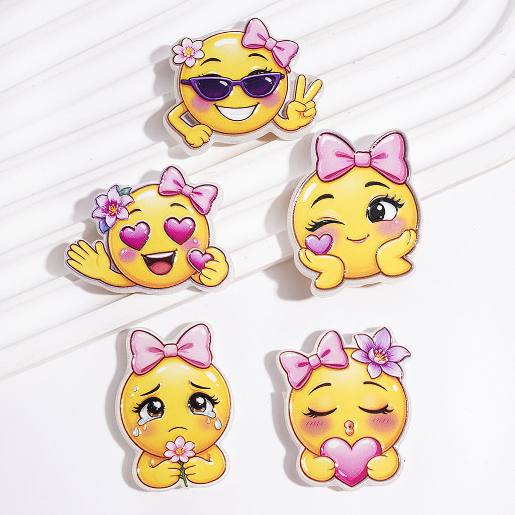 Cute Social Communication Messenger Funny Emoticons Series Acrylic Beads, Random Mix