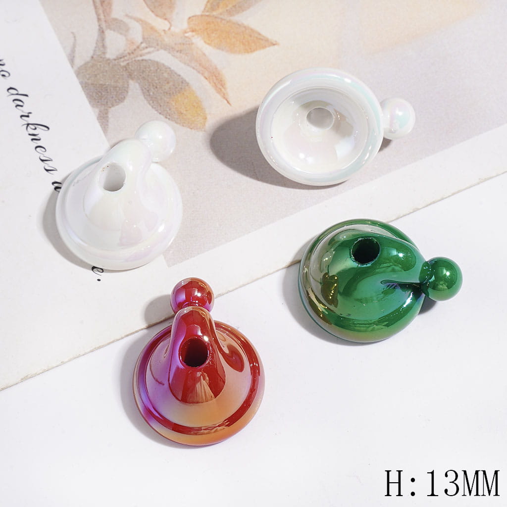 UV-Coated Christmas Hat Acrylic Beads, Height 13MM, Red and Green and White, Random Mix