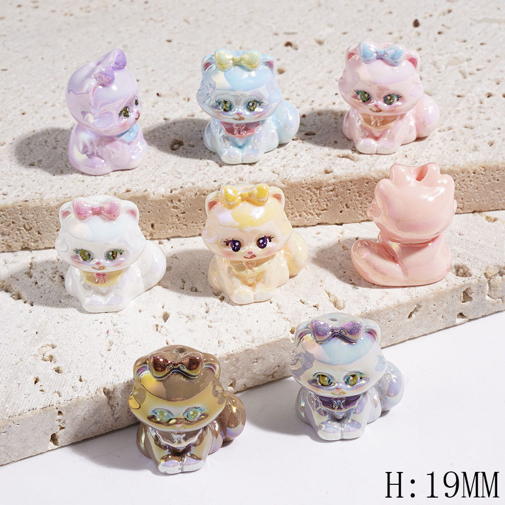 UV-Coated Cat with Bowtie and Bib Acrylic Beads, Height 19MM, Multi-Color, Random Mix