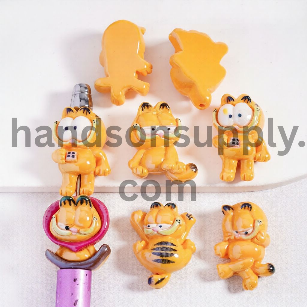 UV Coated Lazy Cat Design Flat Back Acrylic Beads Random Mix