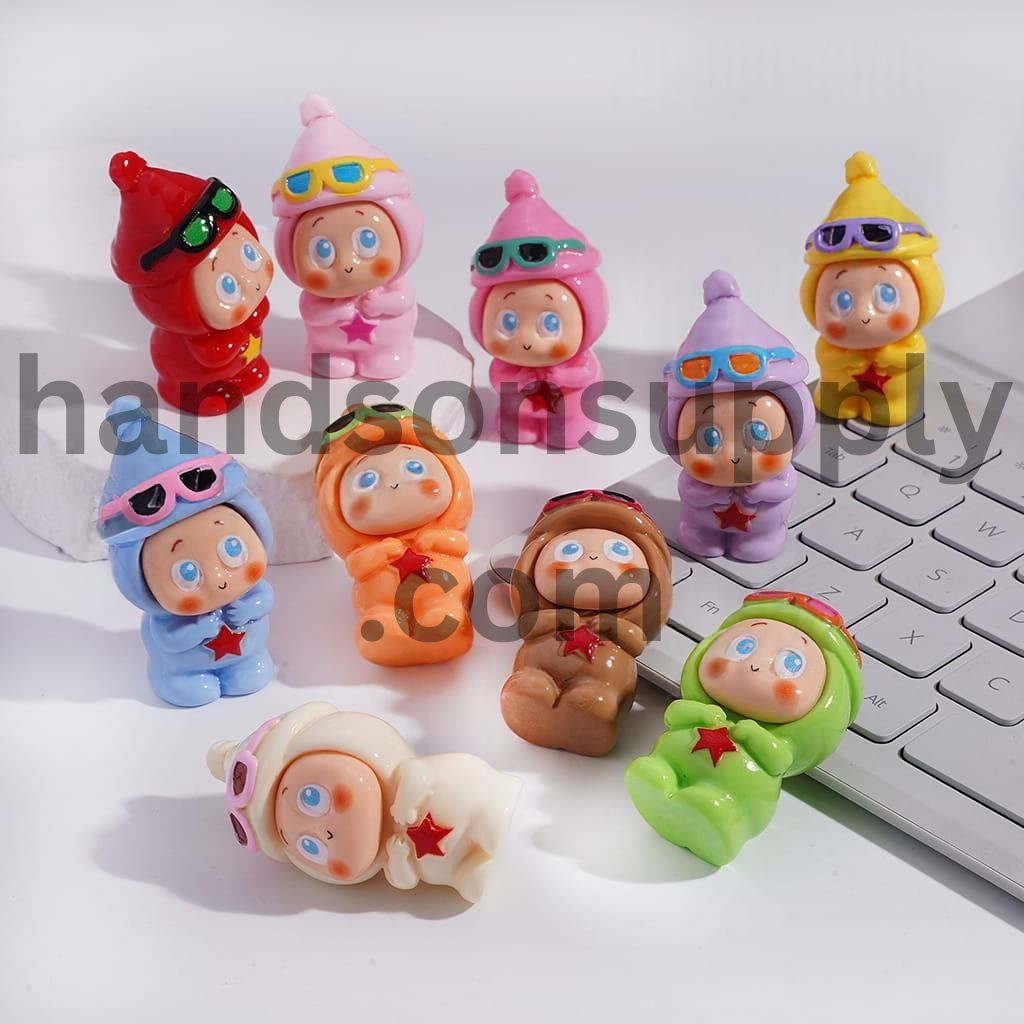 Glasses‑Wearing Baby Star Doll Acrylic Figurine Height 50MM, No Hole, Random Mix