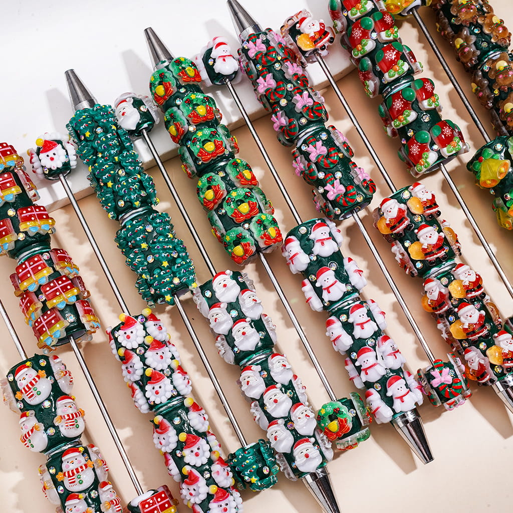 Christmassy Beadable Clay Pens with Christmas Items Series and AB Rhinestones, Green Pen Body
