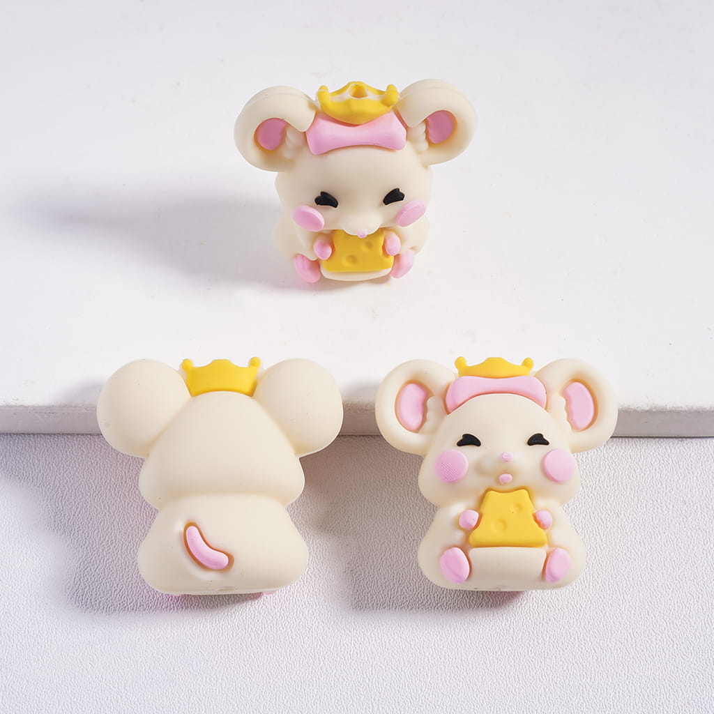 3D Cute Yellow Mouse with Crown Eating Cheese Silicone Focal Bead