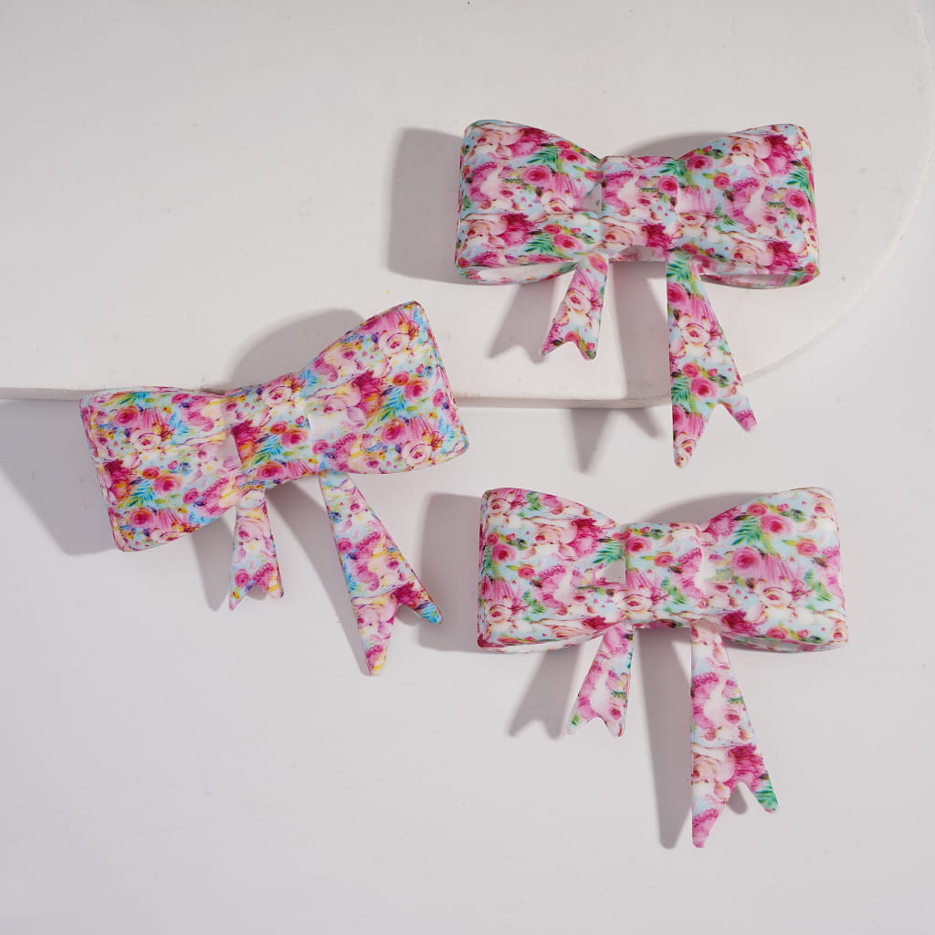 Food‑Grade Silicone Bowknot Straw Topper with Pig & Pink Flower Prints