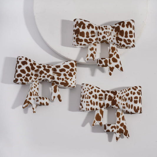 Food‑Grade Silicone Bowtie Straw Topper with Leopard  Print