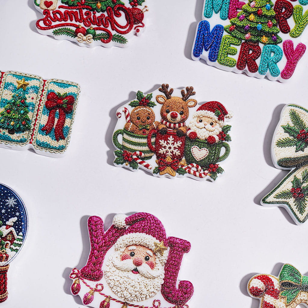 Frosted Touch Acrylic Beads Christmas Tree Santa Claus Crystal Ball Gingerbread Man Reindeer Bowtie in Knit Style, Random Mix