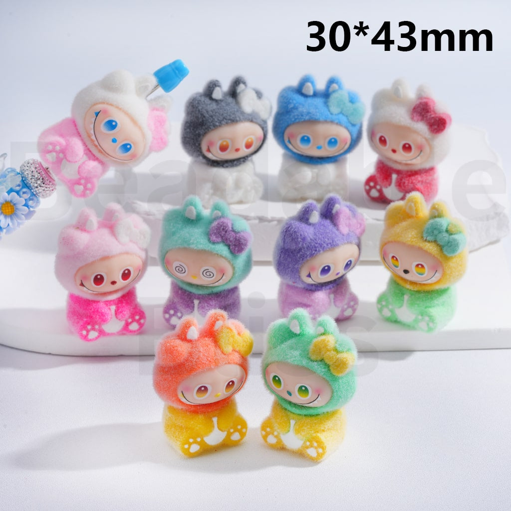 Colorful cartoon character figurines on a white background with dimensions 30*43mm.

