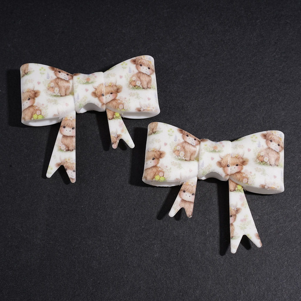 UV-Printed Light Brown Highland Cow & Floral Design Soft Bowtie Shape Silicone Focal Beads, 53*59MM