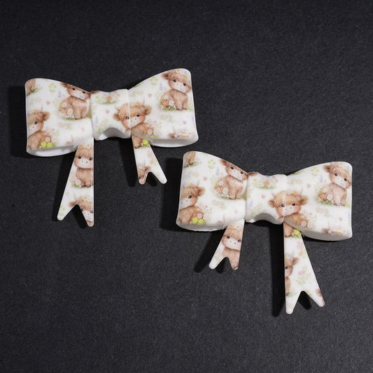 UV-Printed Light Brown Highland Cow & Floral Design Soft Bowtie Shape Silicone Focal Beads, 53*59MM