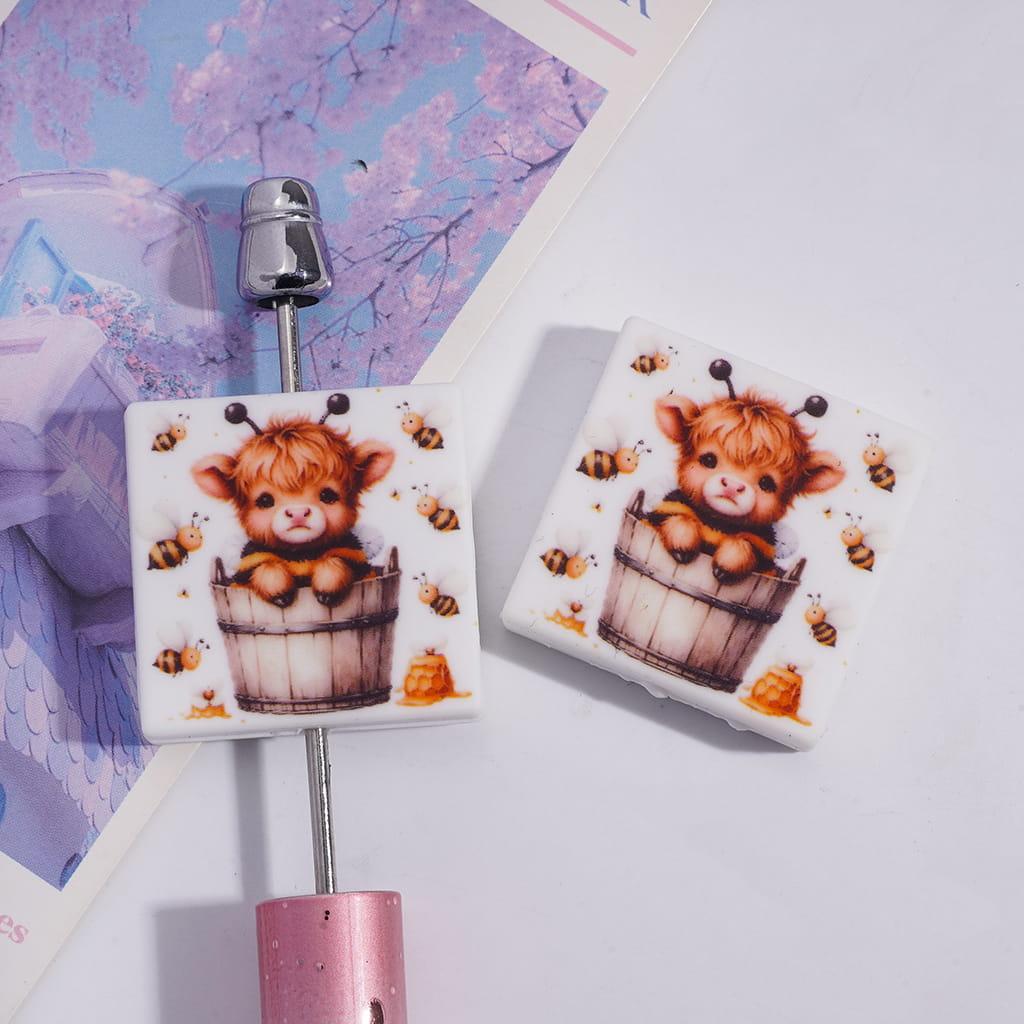 Bee-Shaped Calf Honey Sitting Wooden Vat Print on Flat Square Shape Silicone Focal Beads