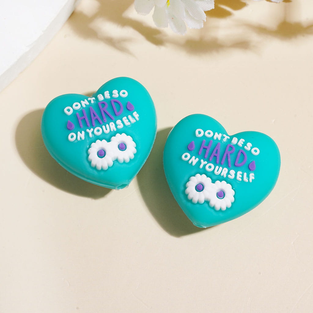 Heart-Shaped Silicone Focal Beads White Daisy Flower & Text "Don't be so hard on yourself" 23*24MM, Random Mix