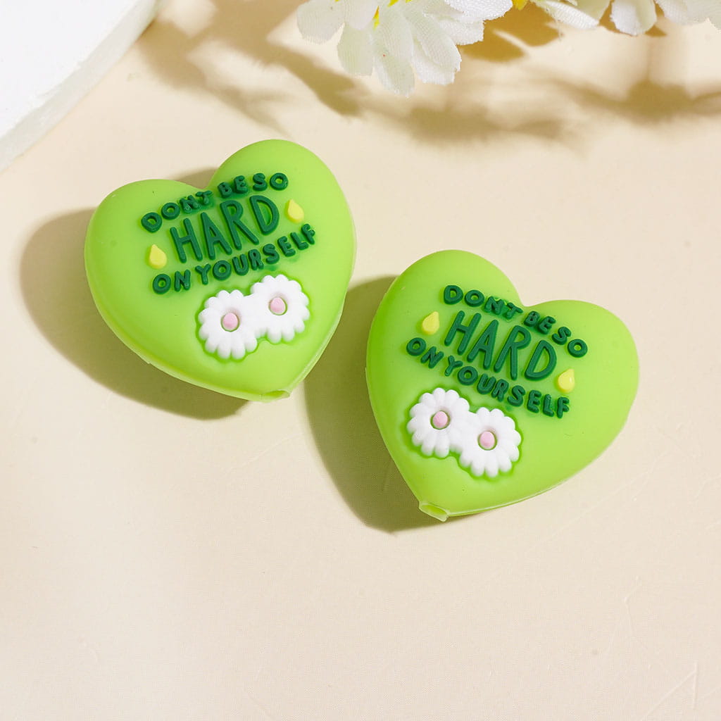 Heart-Shaped Silicone Focal Beads White Daisy Flower & Text "Don't be so hard on yourself" 23*24MM, Random Mix