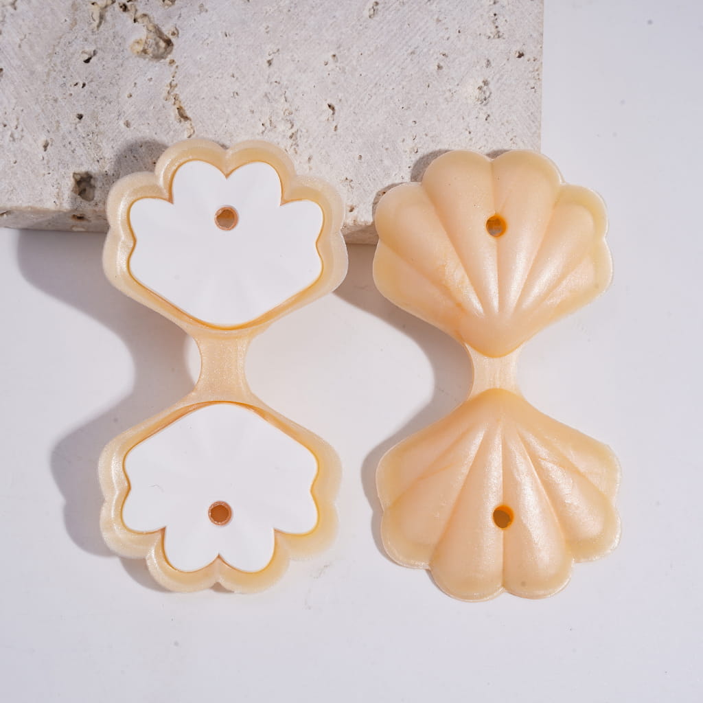 3D Sea Shell in Assorted Colors Silicone Focal Beads