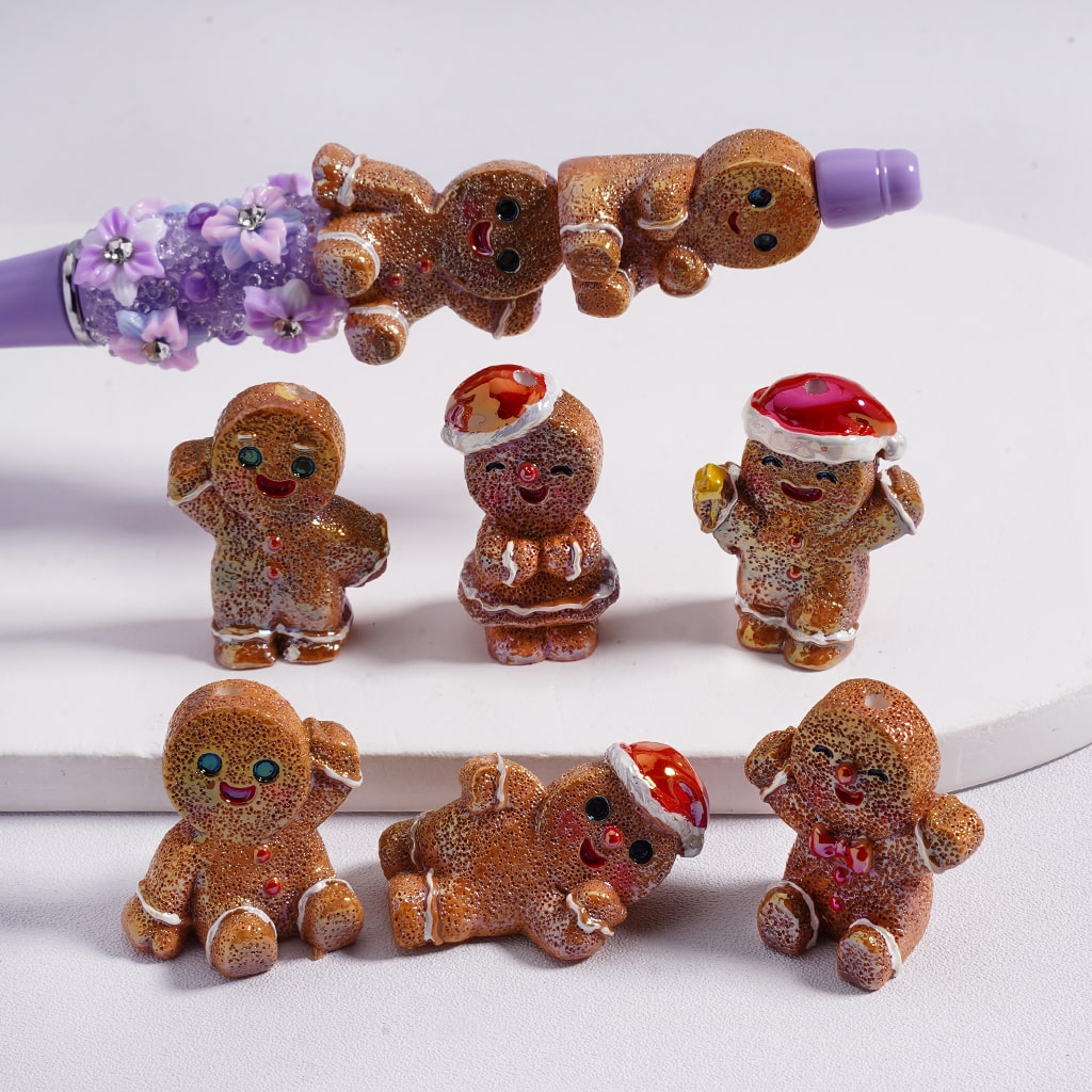 UV Coated Cute Brown Gingerbread Man with Christmas Hat, Acrylic Beads Random Mix