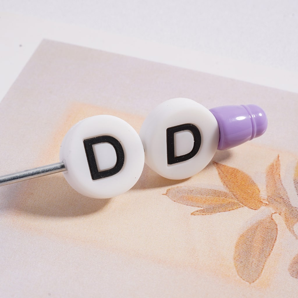 Mini Flat Round Alphabet English Letters Prints Silicone Beads (The Hole is Horizontal, not Vertical)