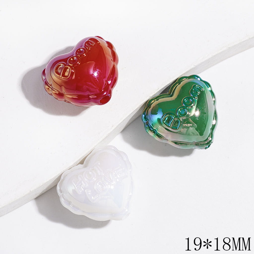 Christmas Heart Acrylic Beads with “Boom” and “HOT LOVE” Text, UV Finish, 19×18MM, Red Green and White, Random Mix