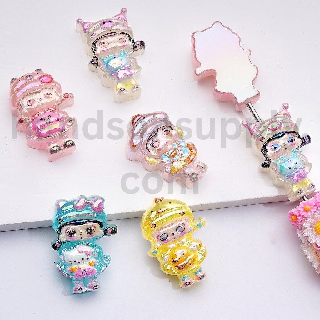 Cute Girl Moll Monster Doll Holding Sanri Friends Family Members Glossy Acrylic Beads Around 30*21MM, Random Mix