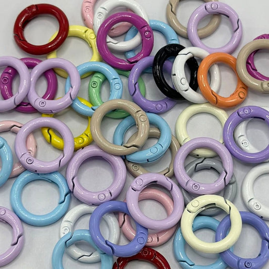 Cute Clasp Durable Keychain Closure Round Keyring Lock 20mm Acrylic Beads colorful Random Mix