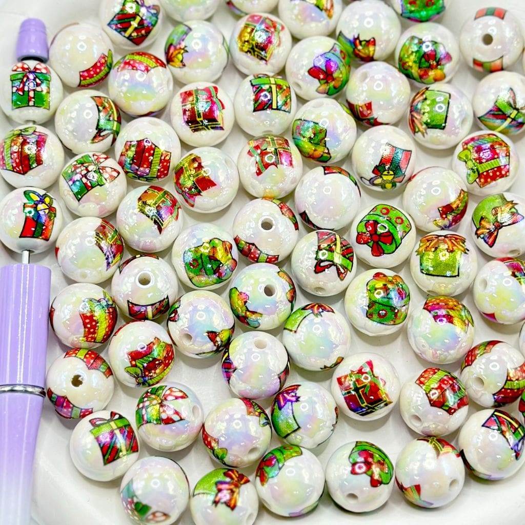 White UV Coating Christmas Gifts Acrylic Beads Random Mix, 16mm