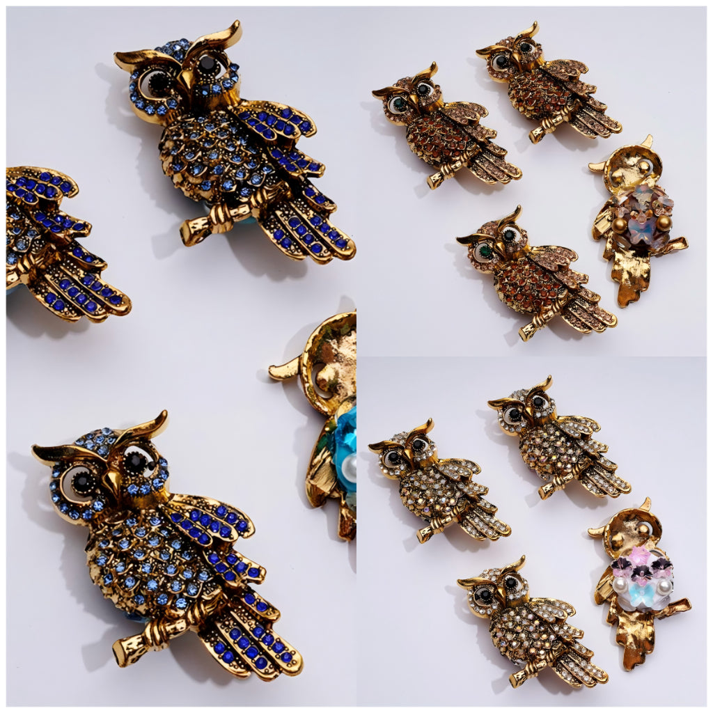Charming Gold Alloy Owl – Vibrant Rhinestones, White Pearls & Elegant Clay Beads – Adorned with Butterflies, Flowers & Snowflakes – Approx. 65×35MM