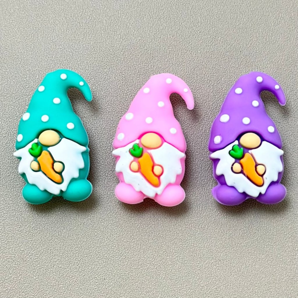 Multi-Color Gnome Hold a Carrot 3D Cute Silicone Focal Beads