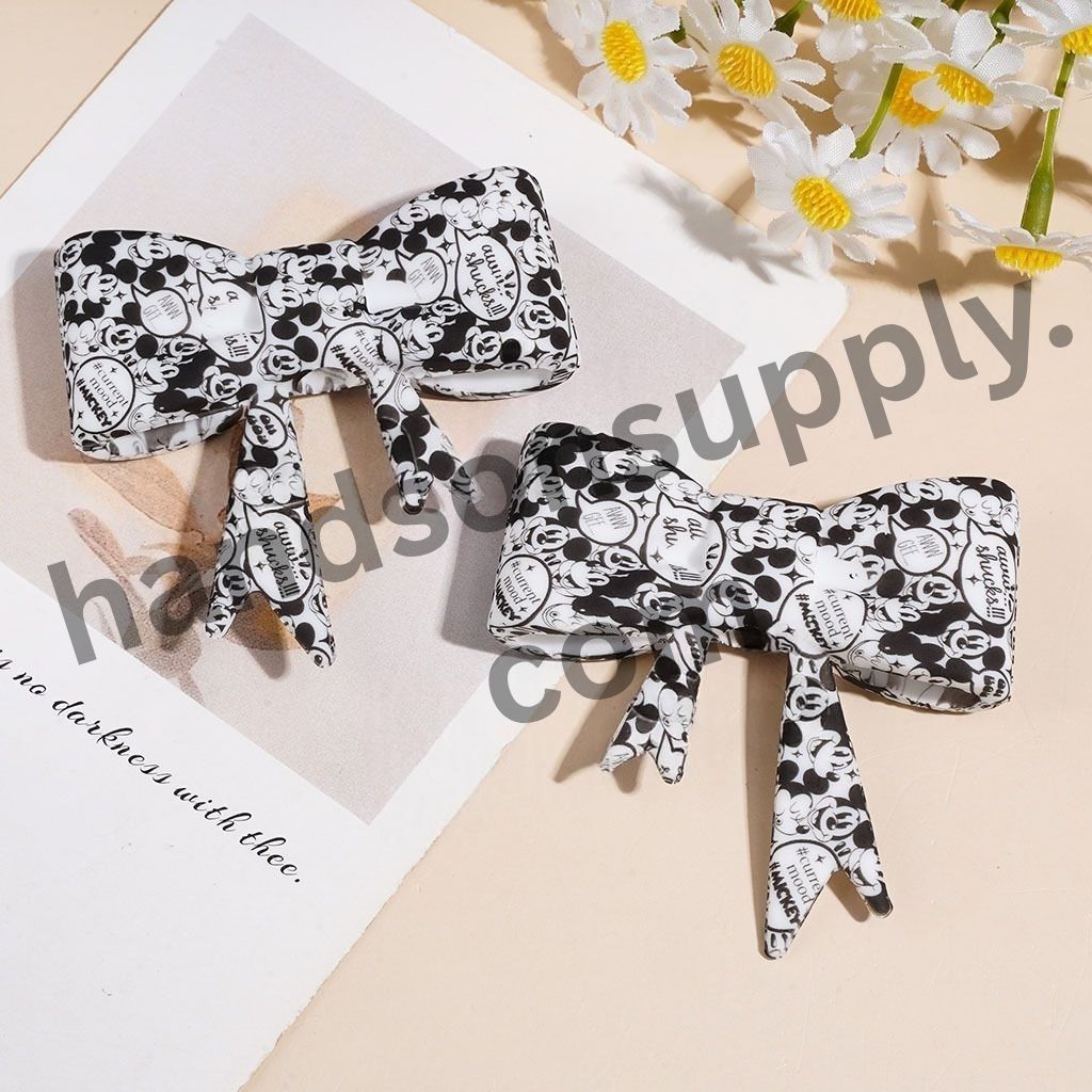 Adorable Vintage Animation Mouse Character Printed Bow-Shaped Silicone Focal Beads, 53*59MM