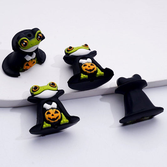 Spooky Halloween Silicone Beads 3D Frog in Black Cloak Holding Ghostly Pumpkin